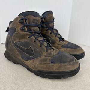 VTG 90’s Nike ACG Caldera Hiking Boots Men’s SZ 7 RARE